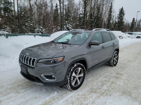 Used 2019 Jeep Cherokee Limited w/ Luxury Group image 1