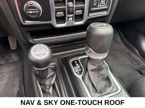 Used 2023 Jeep Wrangler Unlimited w/ Sun & Screen Package AWD/4WD image 13