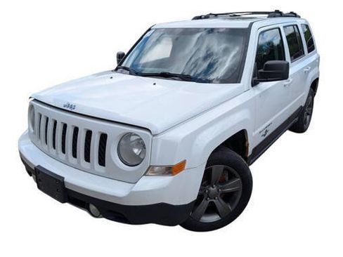 Used 2014 Jeep Patriot Latitude w/ Freedom Edition Package FWD image 1