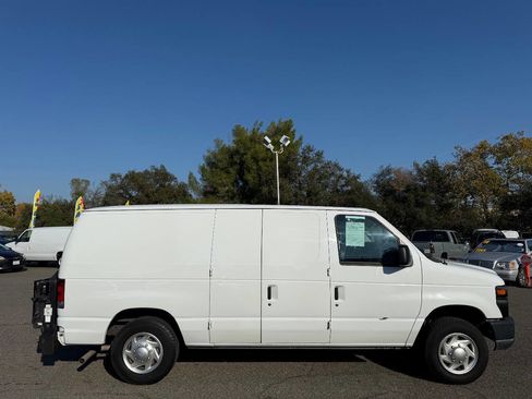 Used 2011 Ford E-150 and Econoline 150 w/ Commercial Cargo Van Pkg image 4