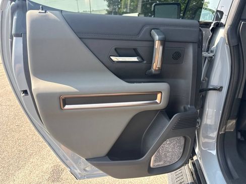 Used 2025 GMC Hummer EV 2X AWD/4WD image 30