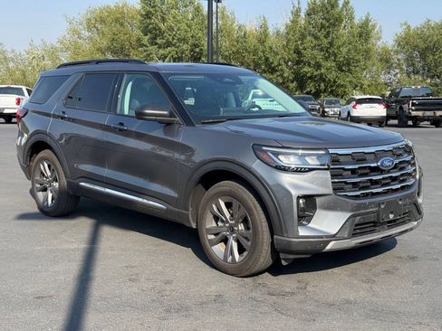 Used 2025 Ford Explorer Active w/ Active Comfort Package AWD/4WD image 9