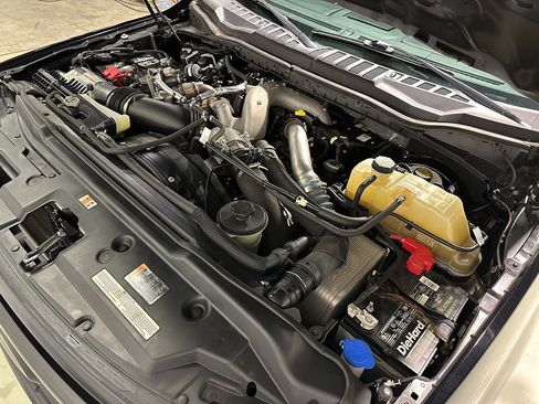 Used 2021 Ford F350 Lariat image 4