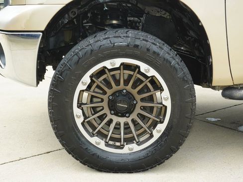 Used 2010 Toyota Tundra 2WD CrewMax image 10
