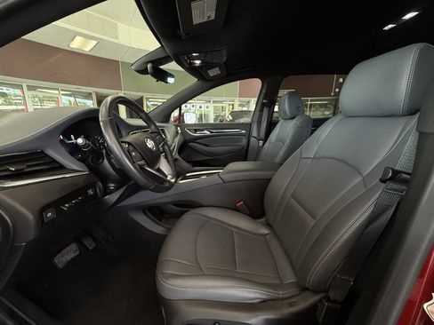 Used 2024 Buick Enclave Premium image 29