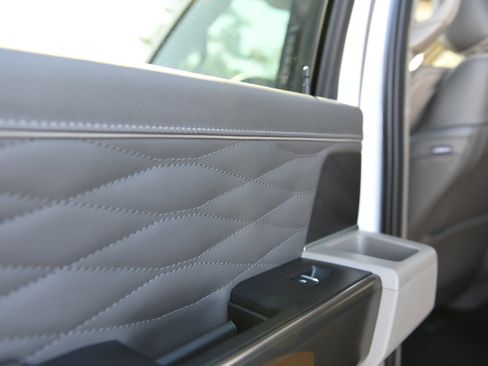 New 2026 Ford F250 Platinum w/ Platinum Plus Package image 21