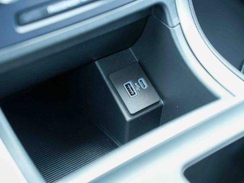 Used 2022 Ford Edge SE image 35