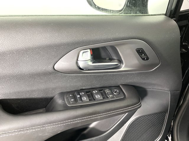 New 2026 Chrysler Pacifica Select FWD image 13