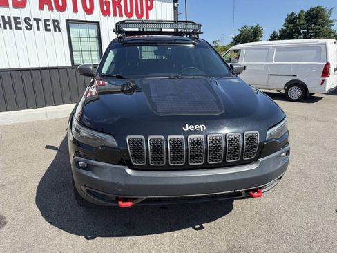 Used 2020 Jeep Cherokee Trailhawk AWD/4WD image 2