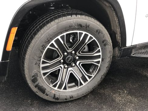 New 2026 Jeep Grand Wagoneer 4WD image 10