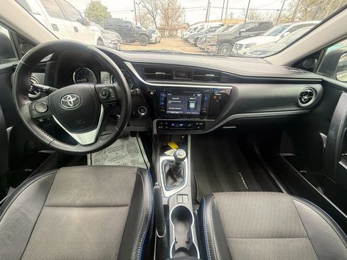 Used 2017 Toyota Corolla SE w/ Carpet Mat Package (TMS) image 9