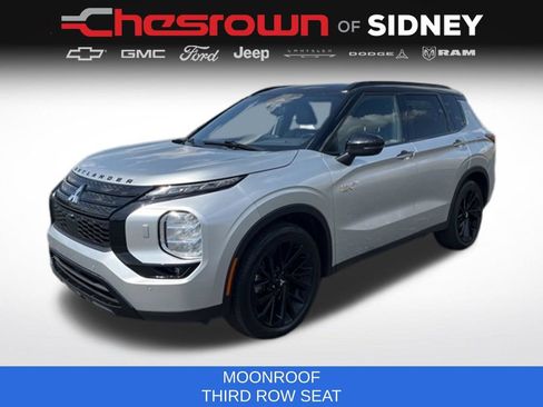 Used 2025 Mitsubishi Outlander 4WD Plug-In Hybrid image 1