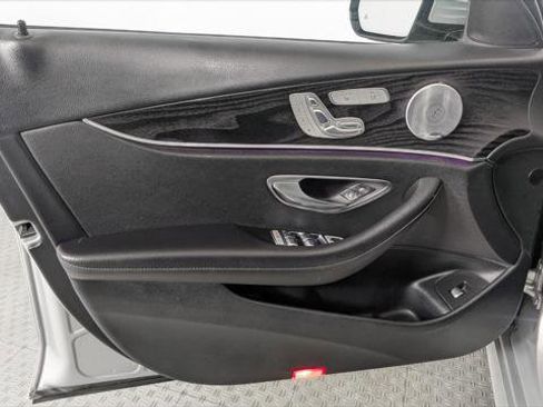 Used 2017 Mercedes-Benz E 400 4MATIC Wagon image 13