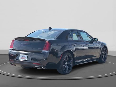 Used 2022 Chrysler 300 S image 5