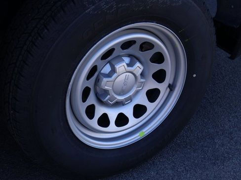 Certified 2024 GMC Sierra 1500 Pro w/ Pro Value Package image 31