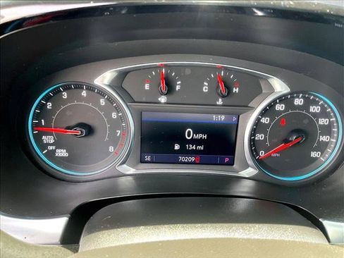 Used 2020 Chevrolet Traverse LT FWD image 21