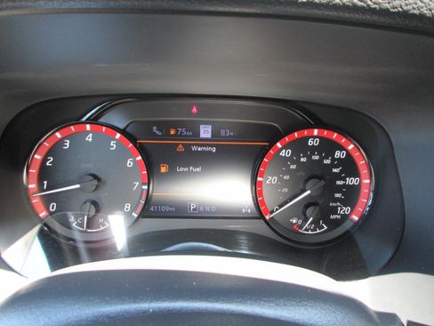Used 2023 Nissan Frontier PRO-4X w/ Pro-4X Premium Package AWD/4WD image 10