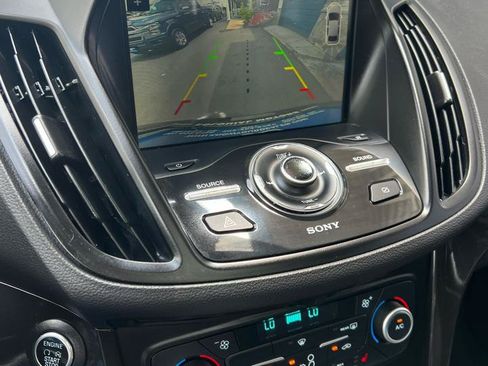 Used 2019 Ford Escape Titanium AWD/4WD image 28