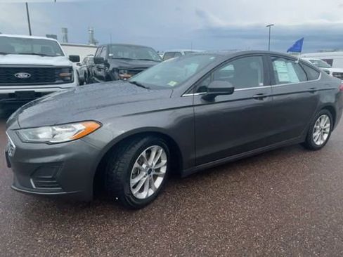 Used 2020 Ford Fusion SE FWD image 6