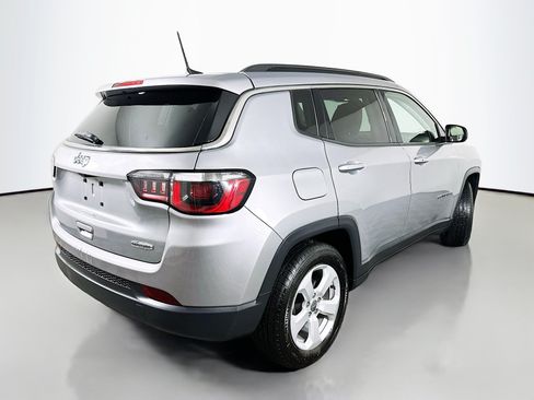 Used 2018 Jeep Compass Latitude w/ Popular Equipment Group FWD image 7