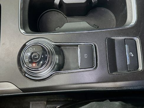 Used 2017 Ford Fusion SE image 24