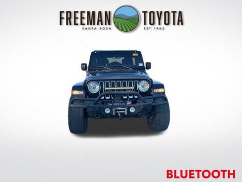 Used 2019 Jeep Wrangler Unlimited Sahara w/ Uconnect 4C Nav & Sound Group image 3