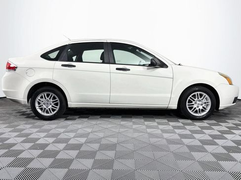 Used 2010 Ford Focus SE FWD image 25
