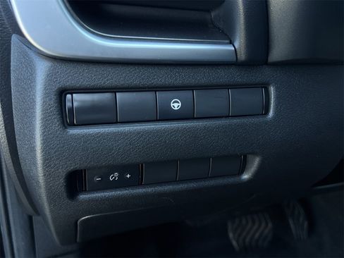 Certified 2023 Nissan Rogue SV image 13