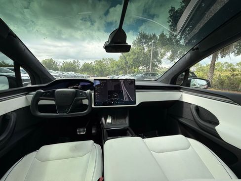 Used 2022 Tesla Model X Plaid AWD/4WD image 16