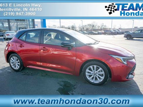 Used 2025 Toyota Corolla SE w/ SE Package image 1