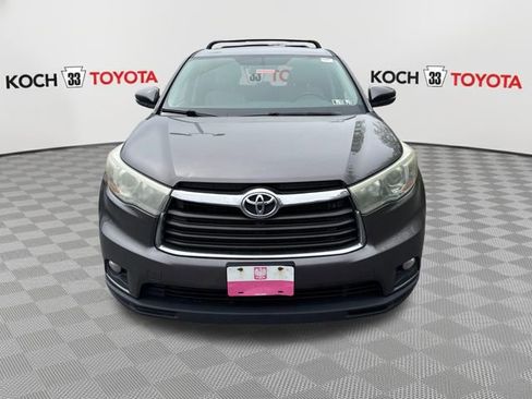 Used 2015 Toyota Highlander Plus AWD/4WD image 2