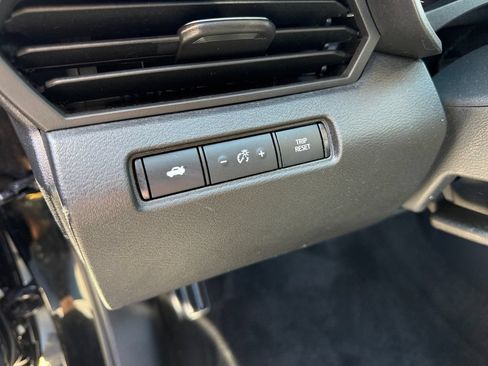 Used 2024 Nissan Altima 2.5 SR FWD image 28