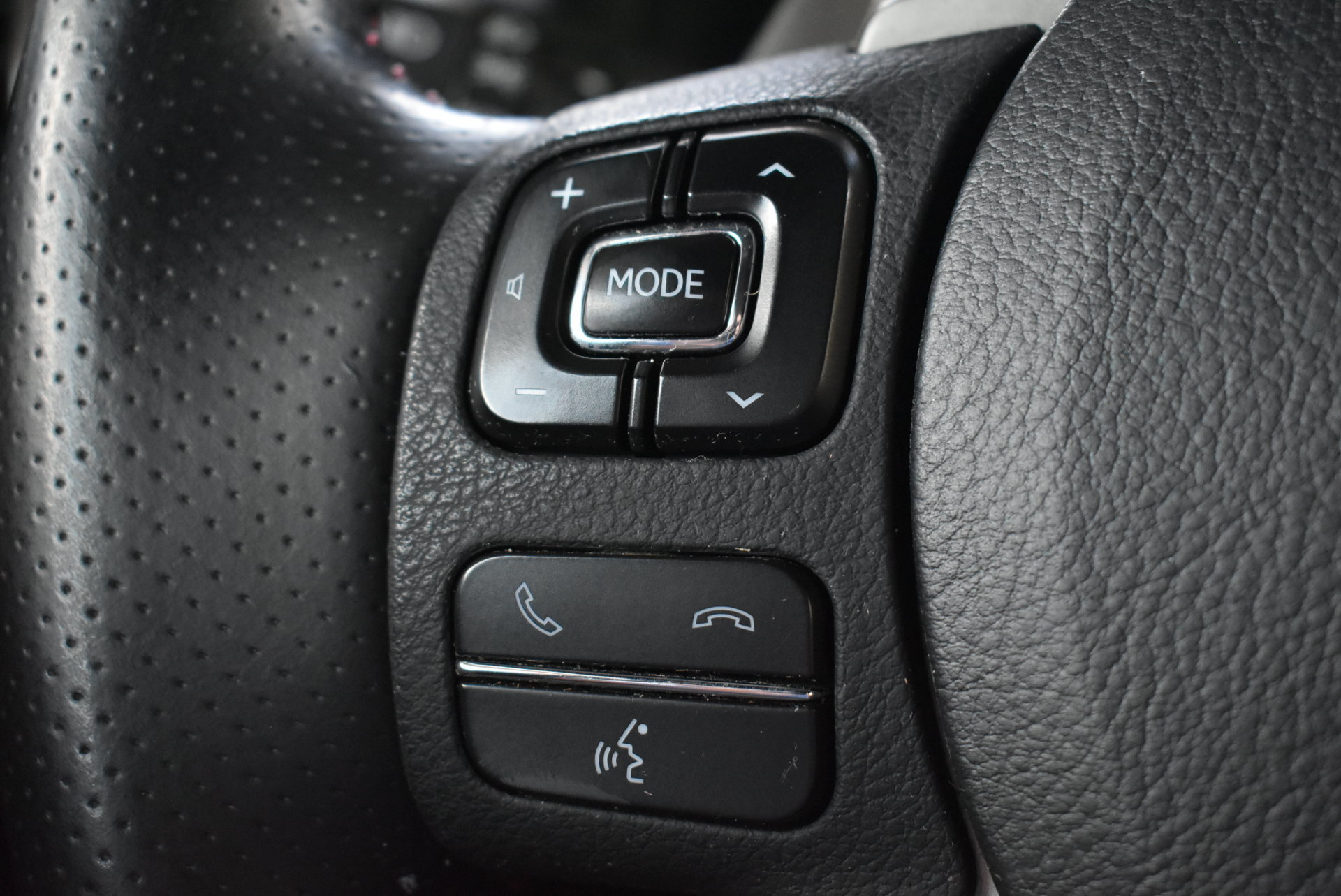 Used 2019 Lexus NX 300 F Sport w/ Accessory Package 2 FWD image 18