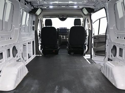 Used 2022 Ford E-Transit Low Roof image 23