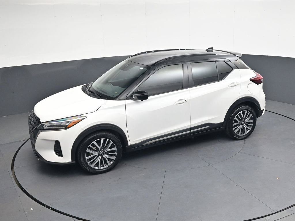 Certified 2024 Nissan Kicks SR FWD image 30