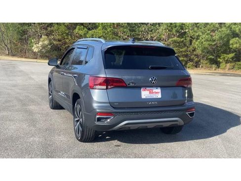 Used 2024 Volkswagen Taos SE image 3