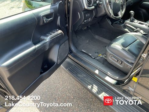 Used 2020 Toyota Tacoma Limited AWD/4WD image 13