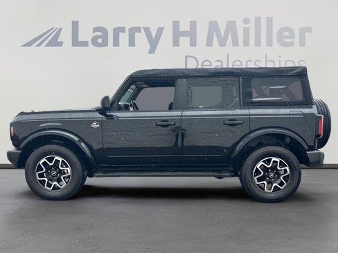 Used 2022 Ford Bronco Outer Banks image 2