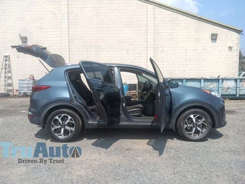 Used 2021 Kia Sportage LX FWD image 19