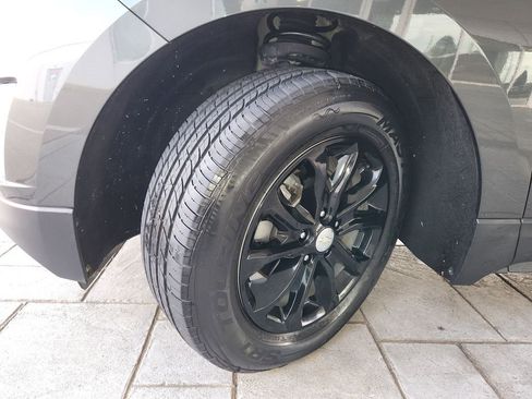 Used 2019 Chevrolet Equinox LT w/ Driver Convenience Package image 30