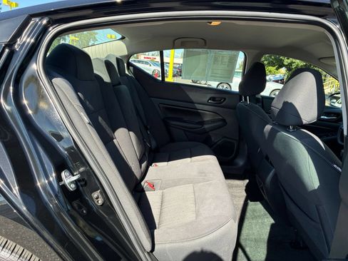 Used 2025 Nissan Altima 2.5 SV FWD image 24
