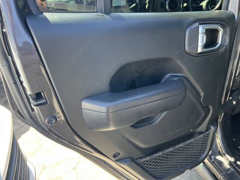 Used 2022 Jeep Wrangler Unlimited Sport AWD/4WD image 15