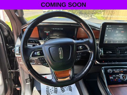 Used 2018 Lincoln Navigator Reserve w/ Technology Package AWD/4WD image 16