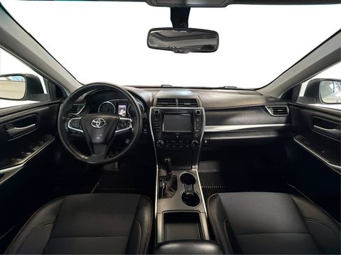 Used 2017 Toyota Camry SE w/ Moonroof Package FWD image 27