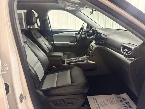 Used 2022 Ford Explorer XLT w/ Equipment Group 202A AWD/4WD image 25