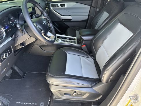 Certified 2024 Ford Explorer XLT w/ Equipment Group 202A RWD image 10