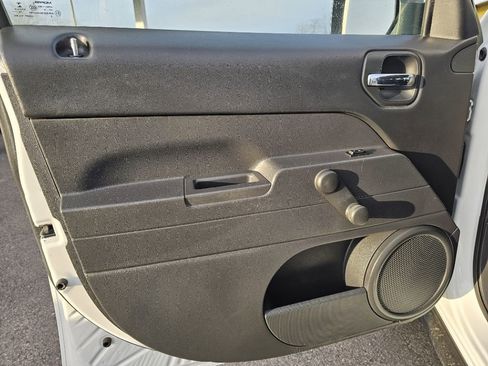 Used 2017 Jeep Patriot Sport image 29