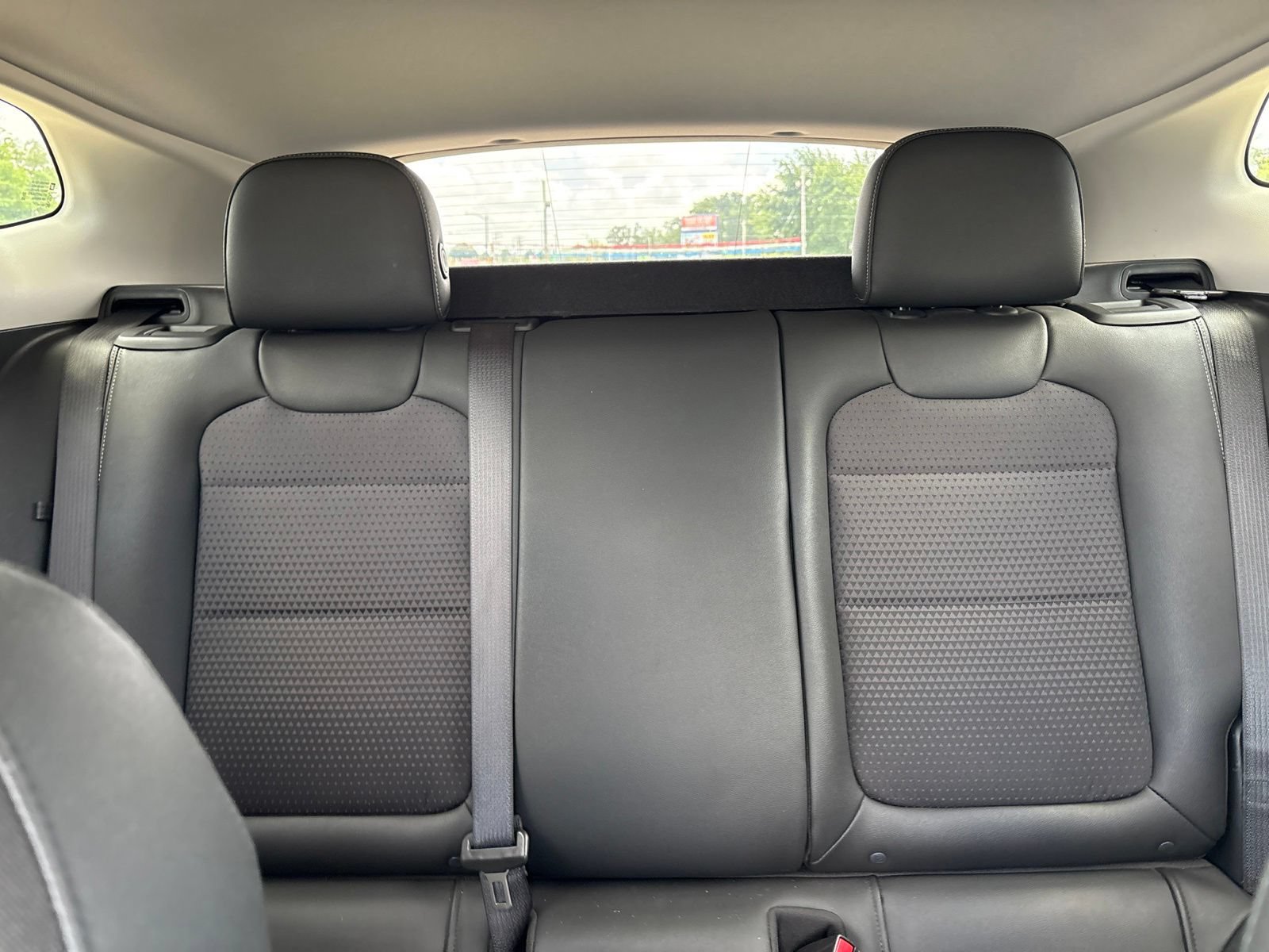 Used 2025 Chevrolet Trax LT FWD image 21
