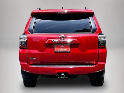 Used 2022 Toyota 4Runner SR5 AWD/4WD image 6