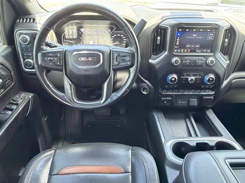 Used 2022 GMC Sierra 2500 AT4 w/ AT4 Premium Plus Package AWD/4WD image 17